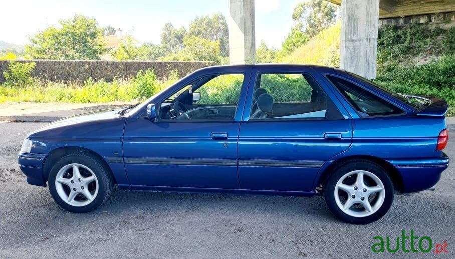 1994' Ford Escort photo #4