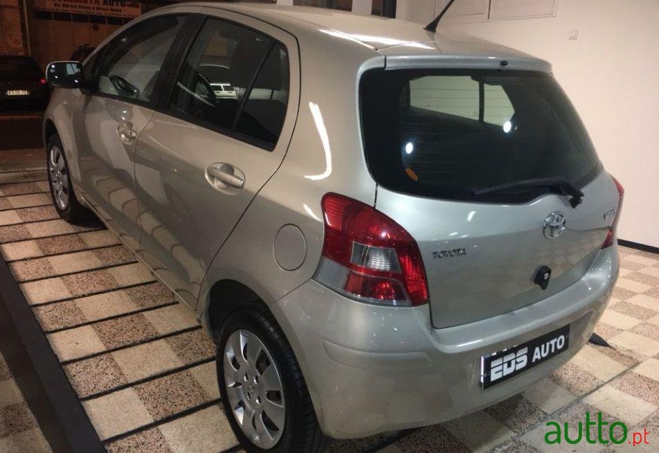 2010' Toyota Yaris 1.0 Vvt-I photo #1