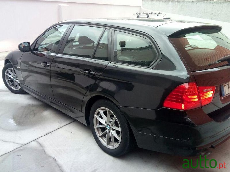 2012' BMW 318 D Touring photo #2