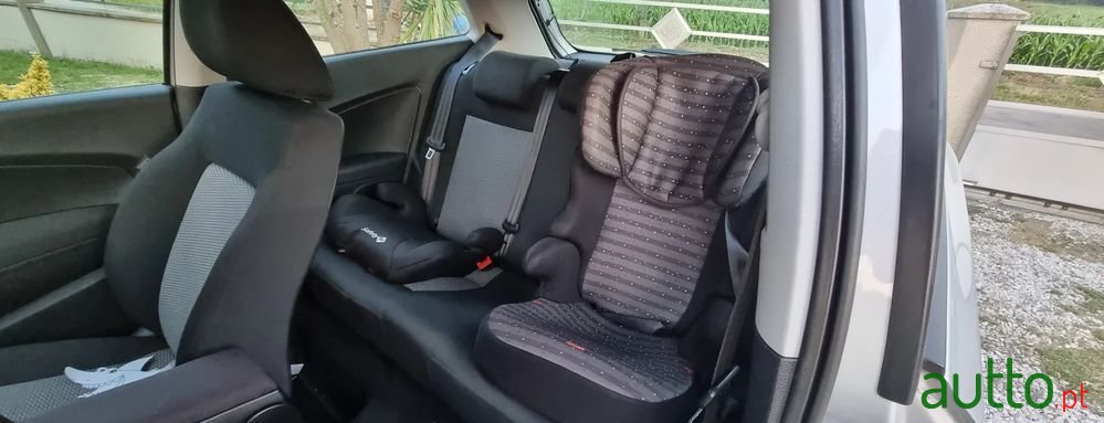 2013' Volkswagen Polo photo #4