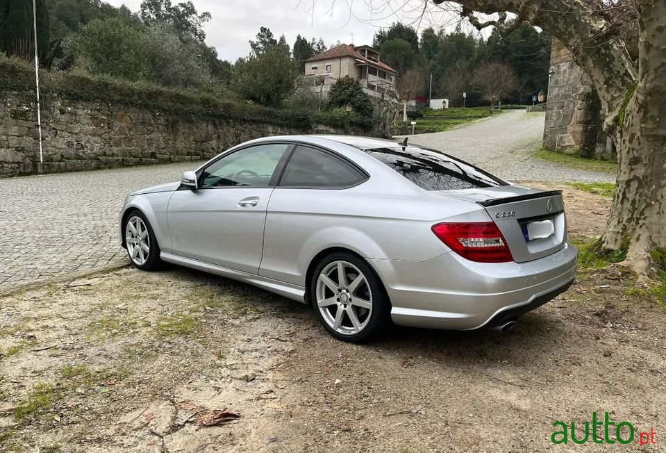 2012' Mercedes-Benz C-220 photo #4