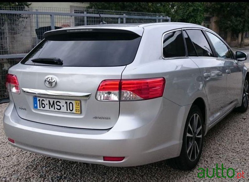 2012' Toyota Avensis photo #1