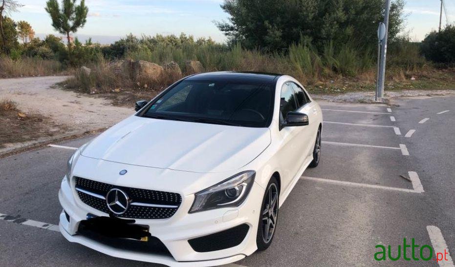 2013' Mercedes-Benz Cla-220 photo #3