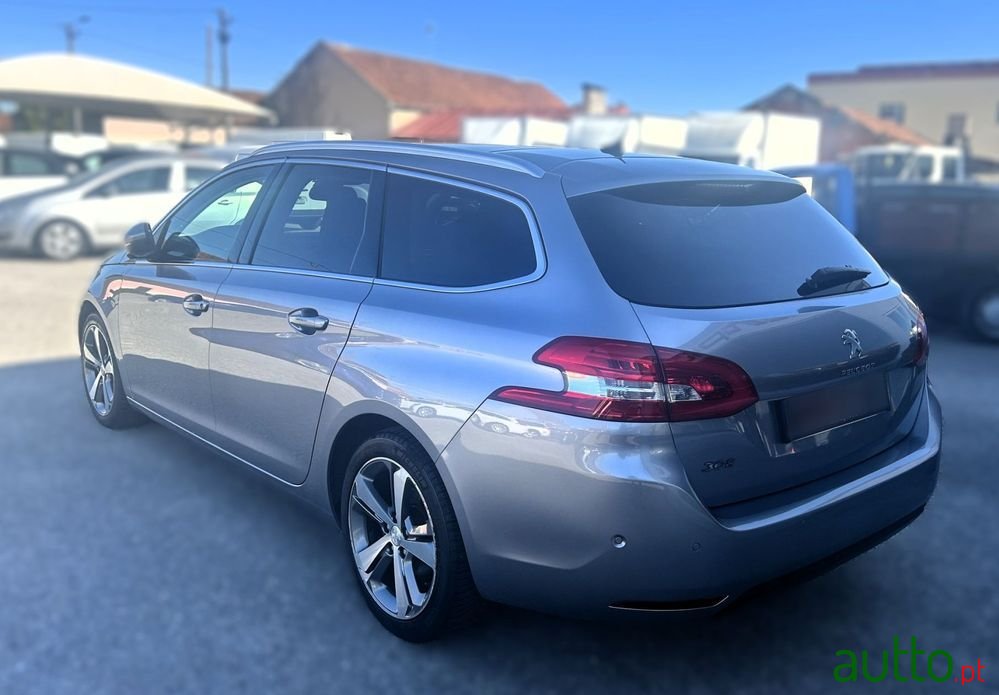 2015' Peugeot 308 photo #6