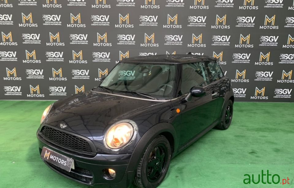 2010' MINI Cooper photo #5