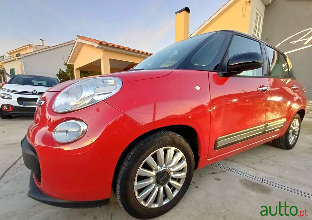 2013' Fiat 500L photo #4