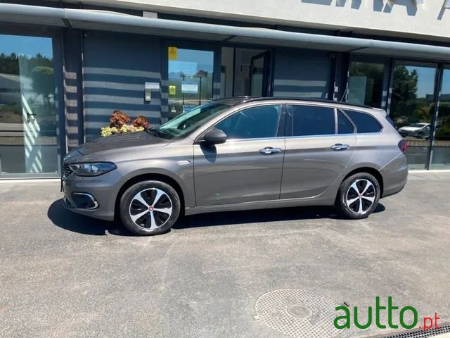 2018' Fiat Tipo Station Wagon photo #5