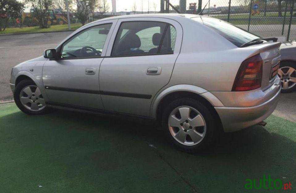 2002' Opel Astra 1.4 Selection photo #2