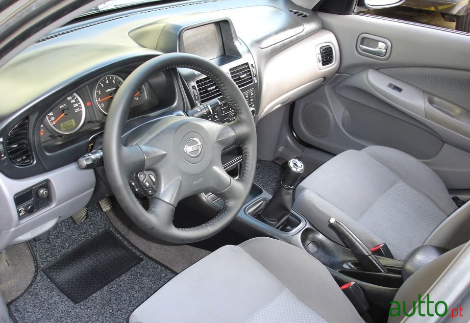 2003' Nissan Almera photo #5