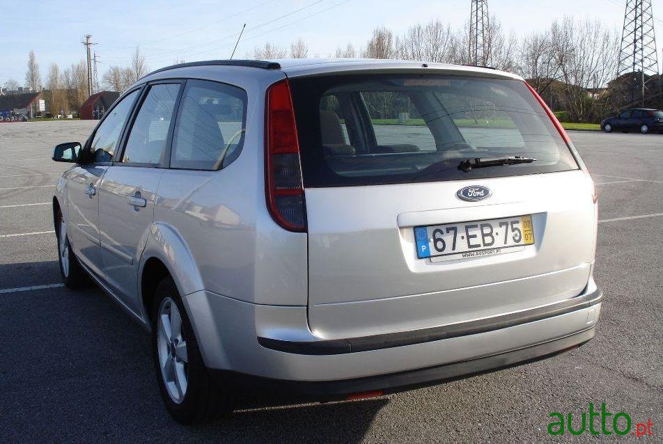 2007' Ford Focus Sw photo #3