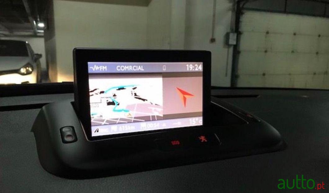 2011' Peugeot 3008 photo #1