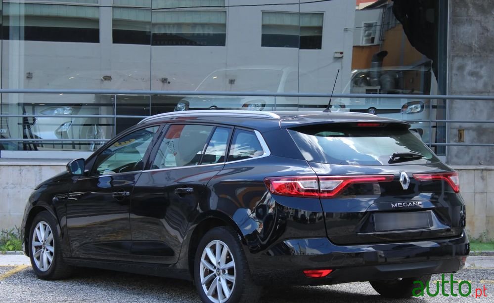 2018' Renault Megane Sport Tourer photo #3