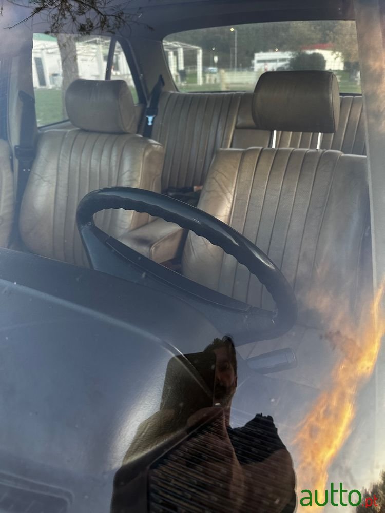 1982' Mercedes-Benz 300 photo #3