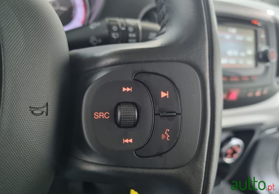 2016' Fiat 500L photo #6