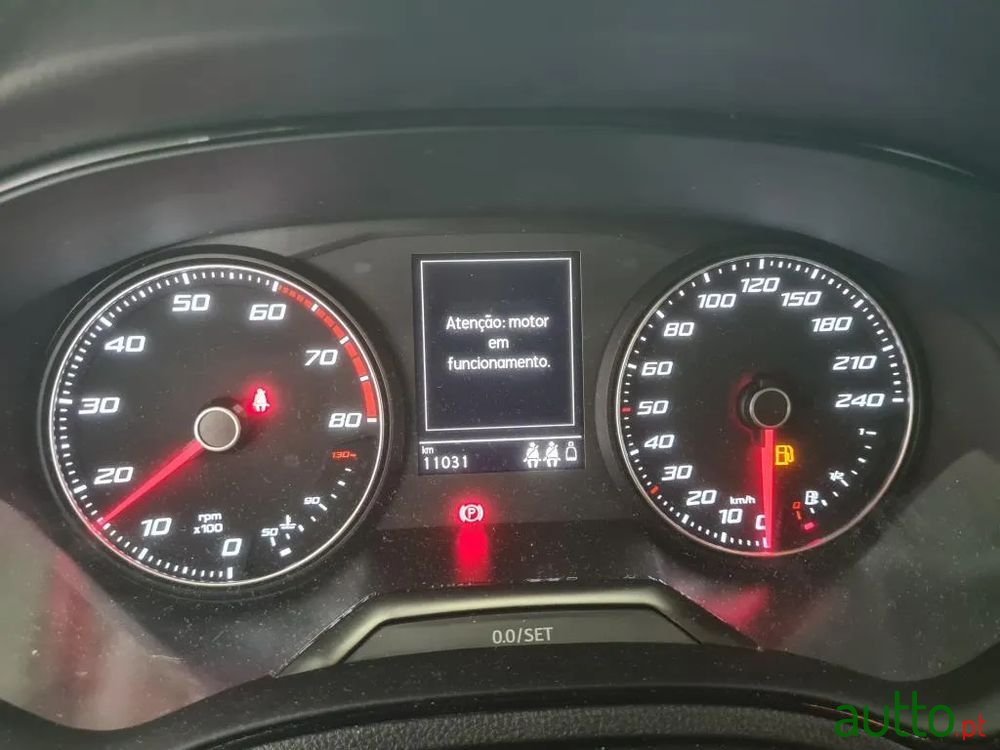 2020' SEAT Arona 1.0 Tsi Style photo #3