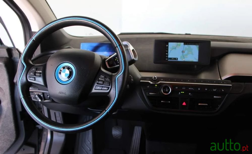 2021' BMW Série I photo #1