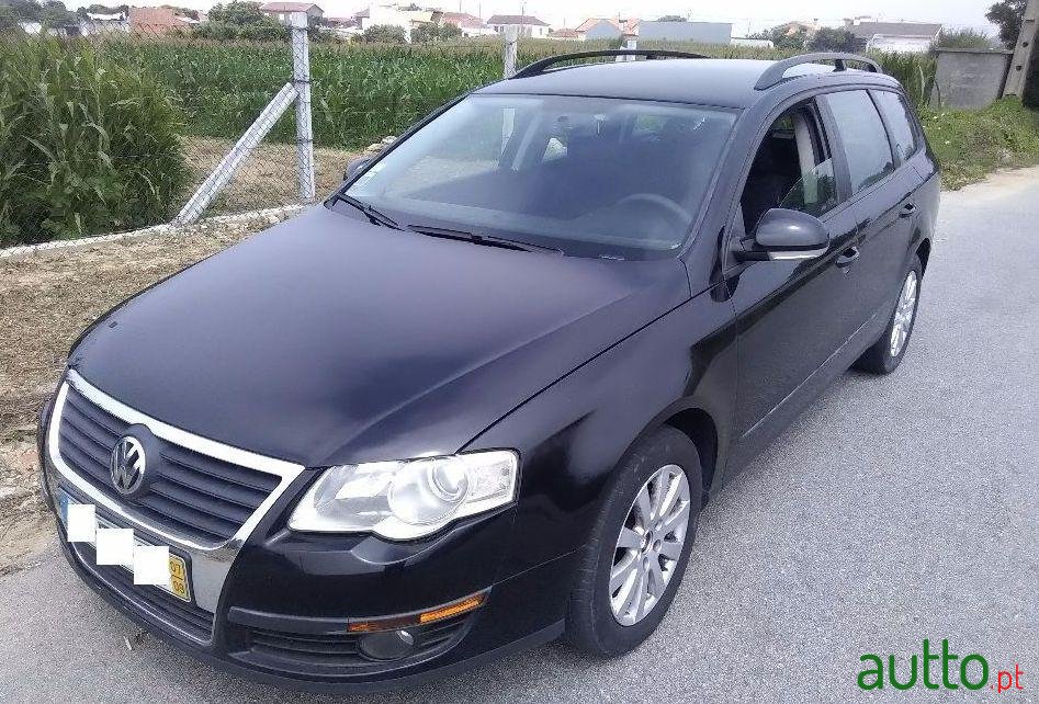 2007' Volkswagen Passat Variant photo #2