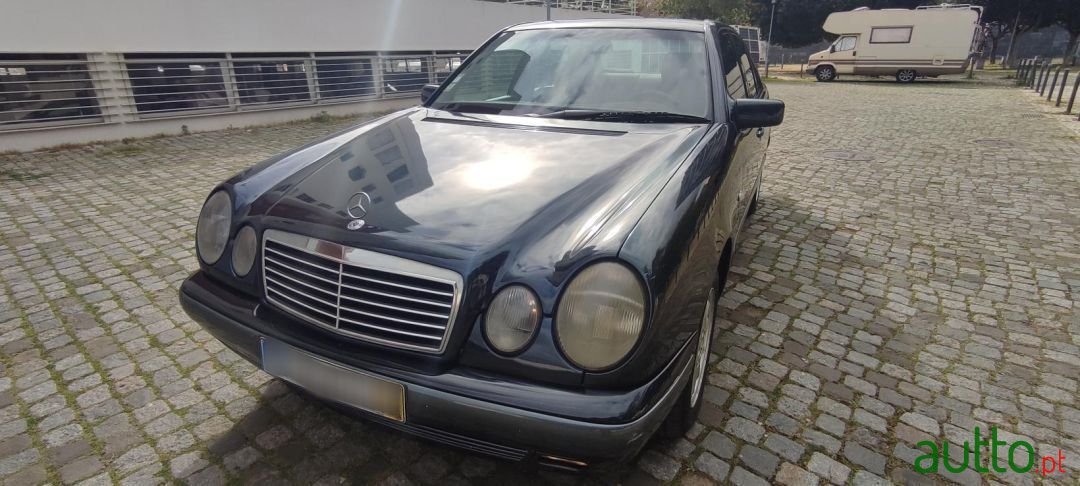1998' Mercedes-Benz E-250 photo #1