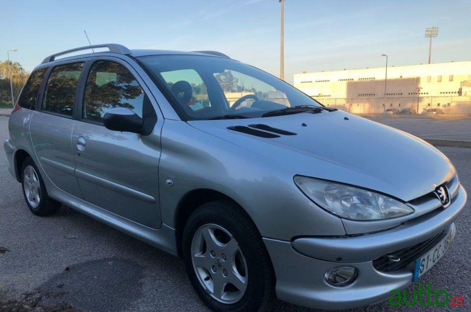 2006' Peugeot 206 Sw photo #2