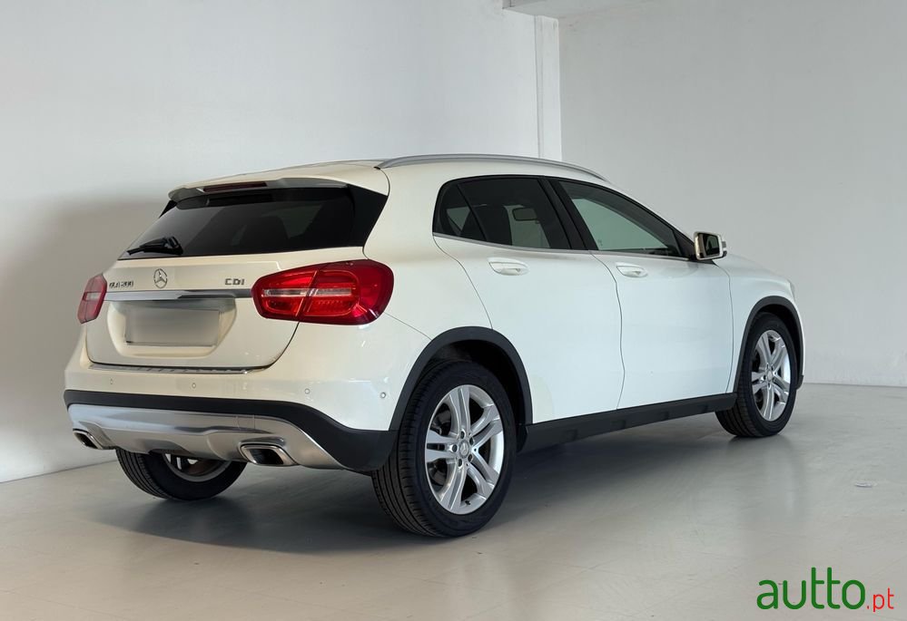 2015' Mercedes-Benz Classe Gla photo #3