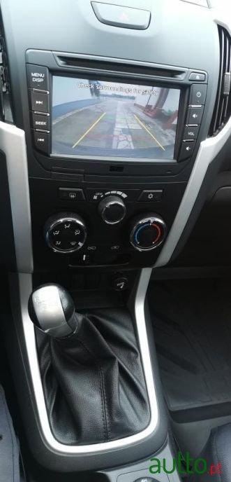 2017' Isuzu D-Max photo #5