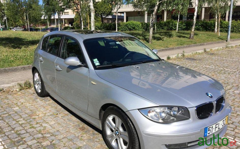 2007' BMW 120 120 D photo #3