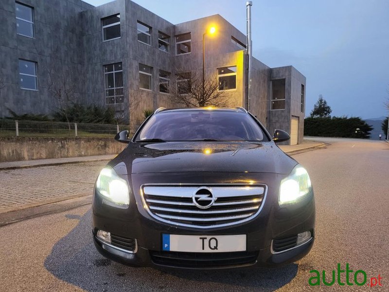 2009' Opel Insignia Sports Tourer photo #2