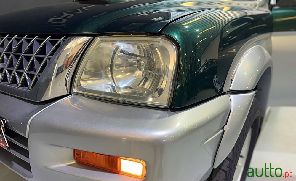 2002' Mitsubishi L200 photo #4