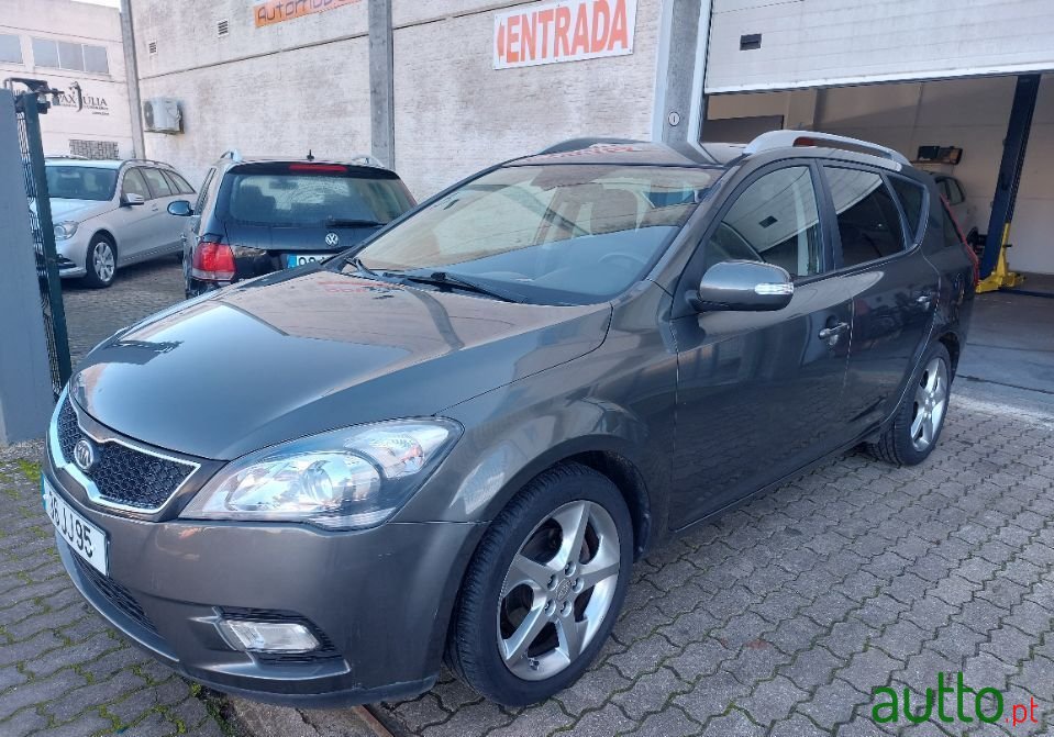 2010' Kia Ceed Sw photo #1