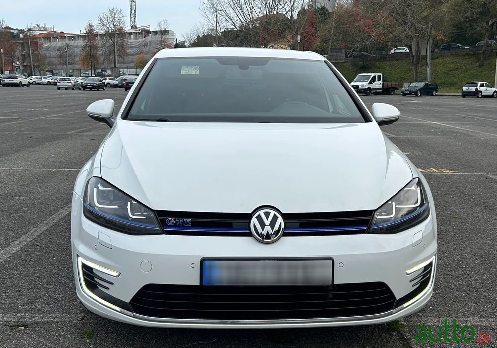 2015' Volkswagen Golf photo #2