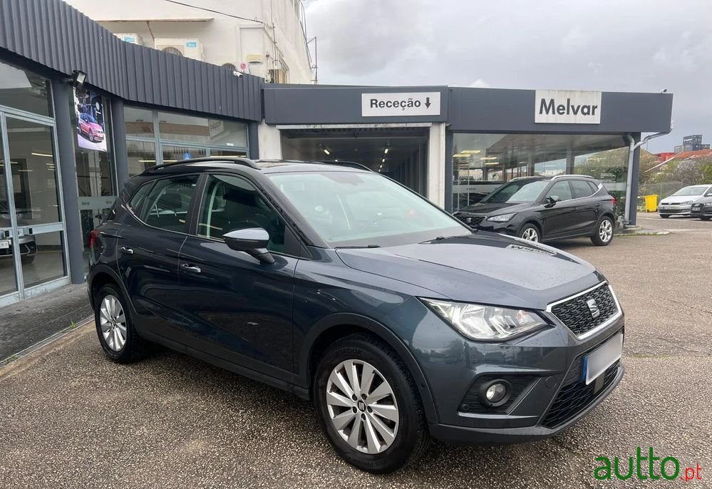 2020' SEAT Arona 1.0 Tsi Style photo #4