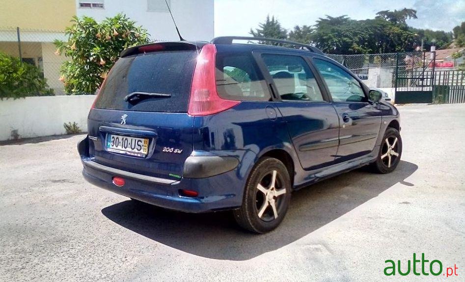 2003' Peugeot 206 Sw photo #2