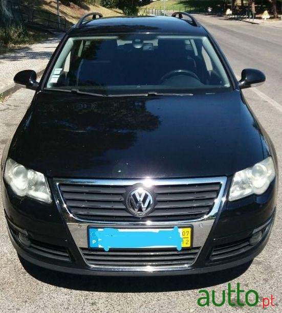 2007' Volkswagen Passat 2.0 Tdi photo #2