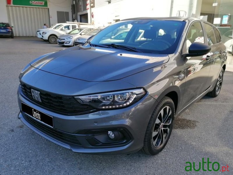 2021' Fiat Tipo Station Wagon photo #2