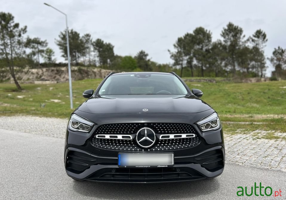 2020' Mercedes-Benz Gla-200 photo #2
