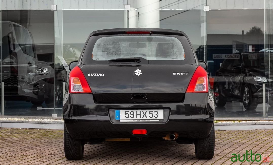 2009' Suzuki Swift photo #3