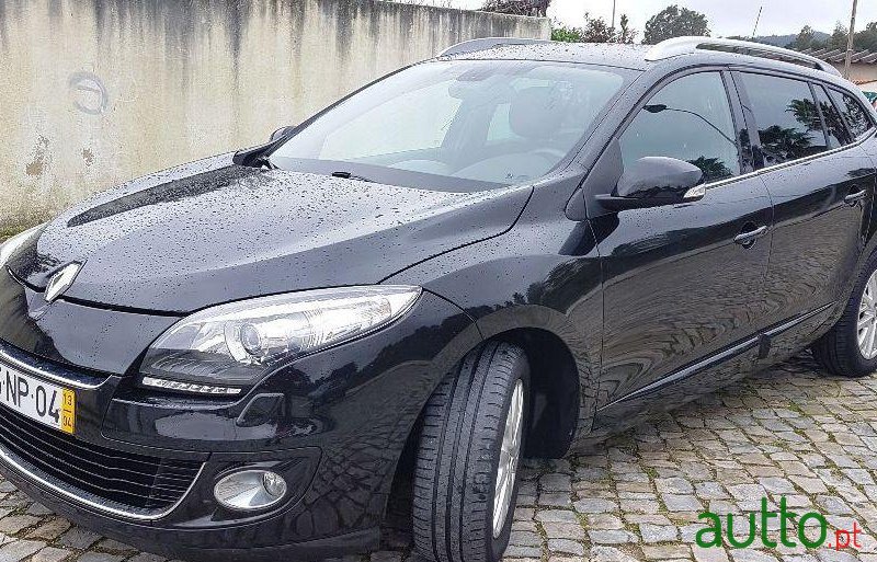 2013' Renault Megane Sport Tourer photo #2