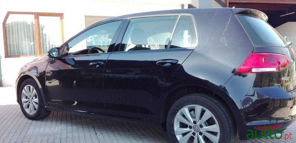 2013' Volkswagen Golf photo #2