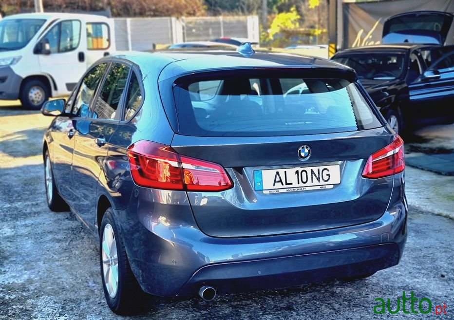 2015' BMW 216 Gran Tourer photo #3