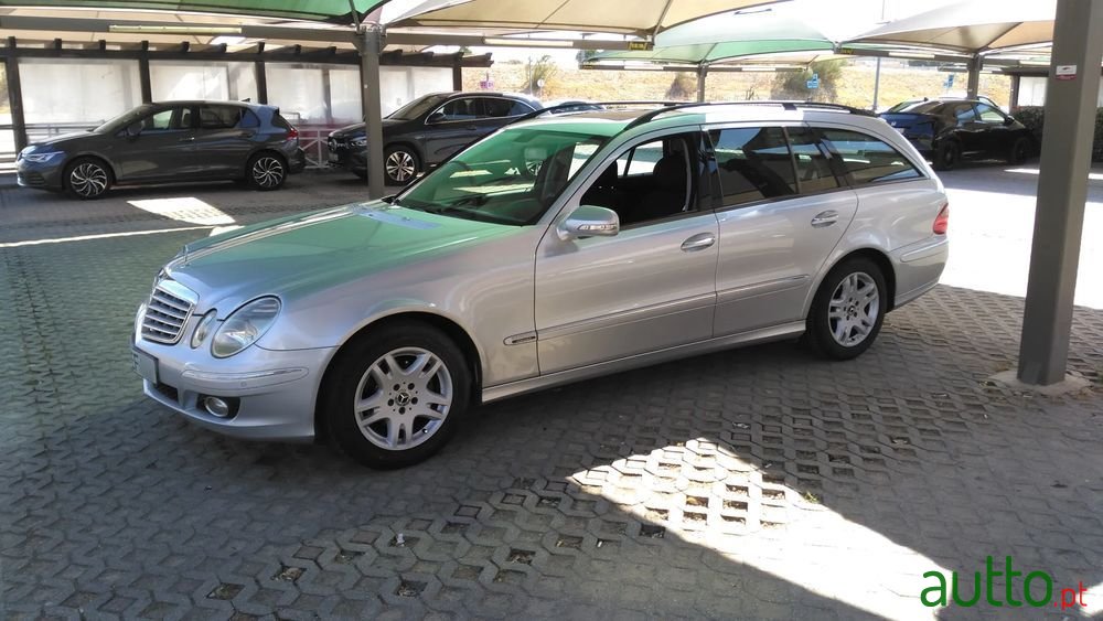 2006' Mercedes-Benz Classe E photo #4