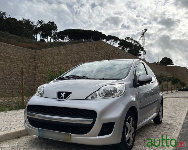 2010' Peugeot 107 photo #2