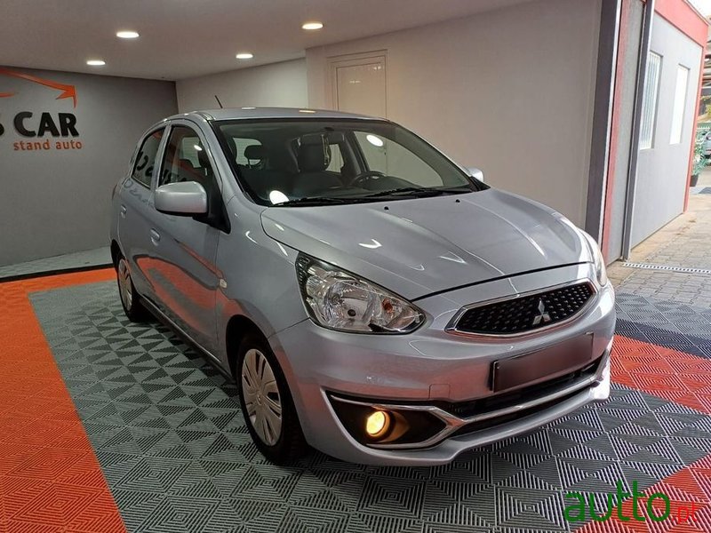 2019' Mitsubishi Space Star photo #2