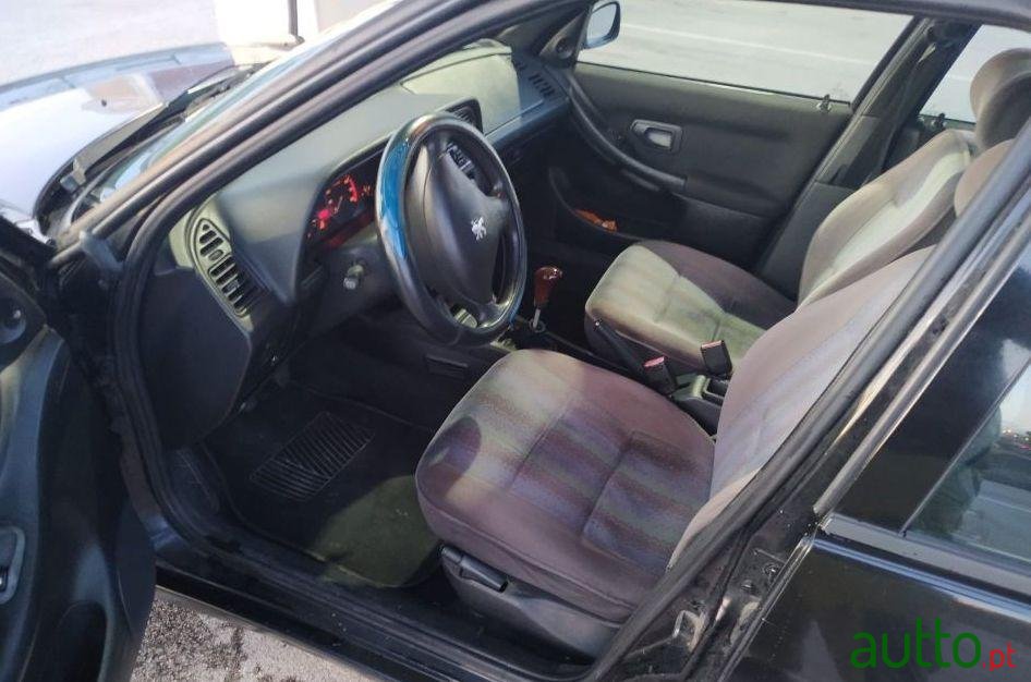 2000' Peugeot 306 Break photo #2