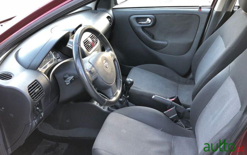 2004' Opel Corsa photo #5