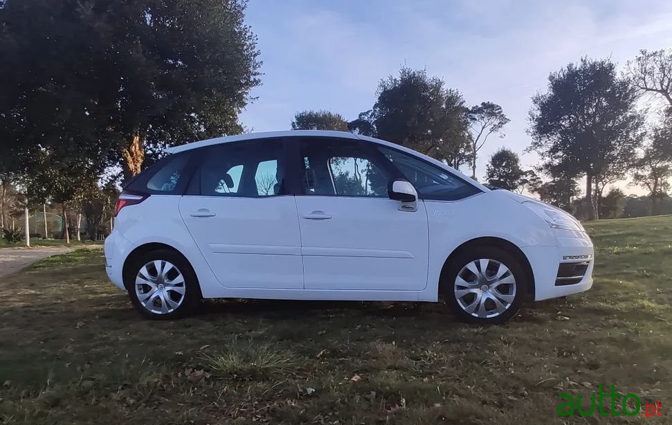 2013' Citroen C4 Picasso photo #5