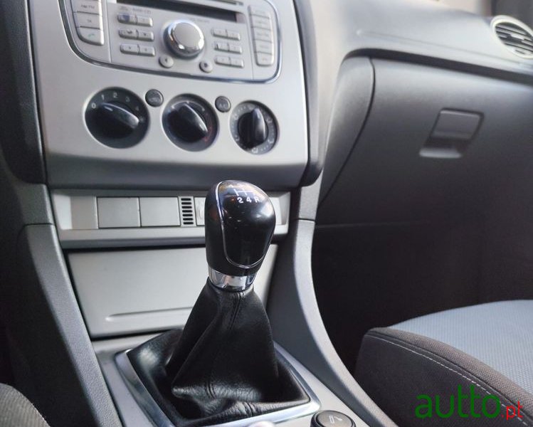 2008' Ford Focus Sw photo #5