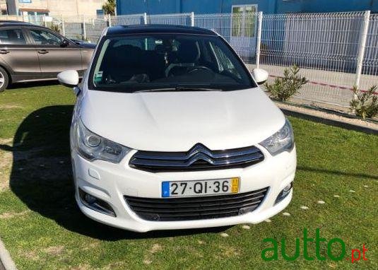 2011' Citroen C4 Exclusive photo #3