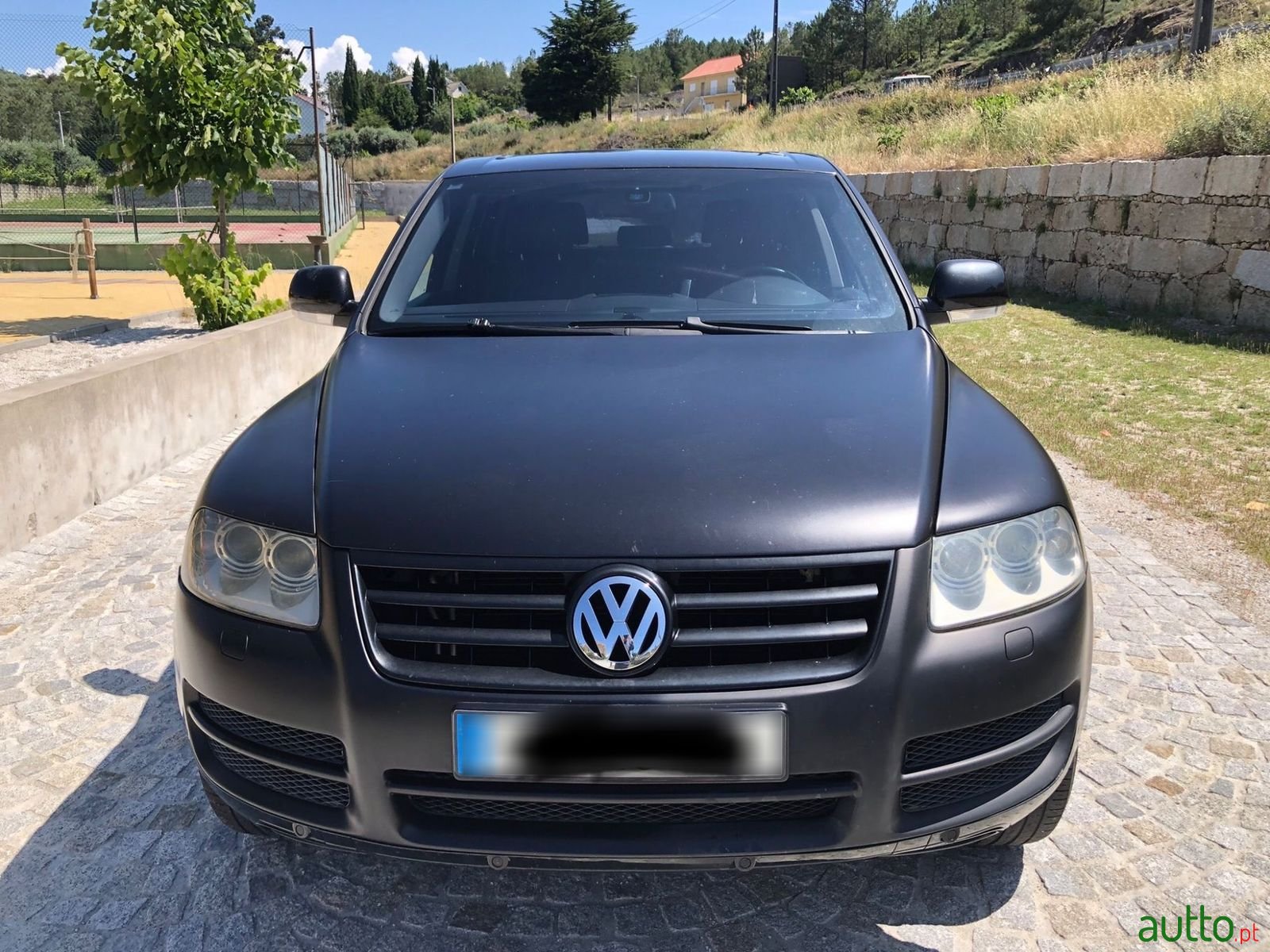 2004' Volkswagen Touareg photo #1