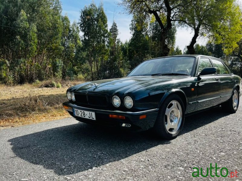1997' Jaguar XJR photo #3