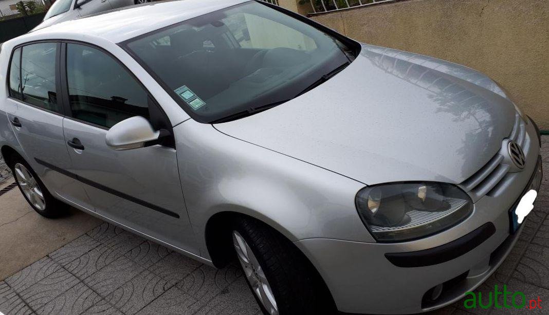 2005' Volkswagen Golf Confortline photo #1